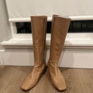 By far tan Edie boots size 37